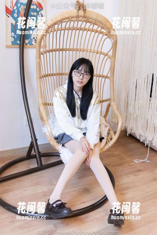 BoBoSocks袜啵啵-小甜豆 BoBoSocks袜啵啵 - 小甜豆带来最新的白渔网袜图包,穿上它,跟生蚝一样懒洋洋的好!