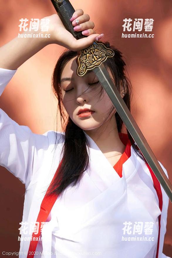 MiiTao蜜桃社-陆萱萱Cecilia MiiTao蜜桃社 - 听说陆萱萱Cecilia最近火了,顺便来下载她的奶牛套图