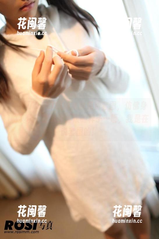 ROSI 不得了!ROSI的泳衣免费套图,仿佛身临其境,那水波荡漾的样子…呃,我是在说套图的!