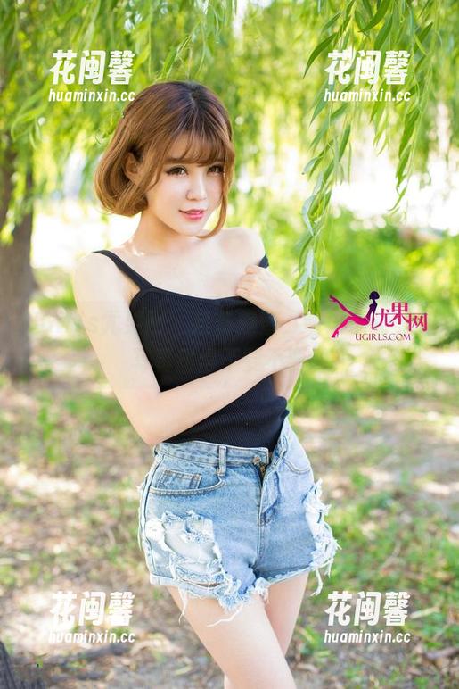 UGirls尤果网 - 自备蜂蜜，萌琪琪的美脚写真甜得不要不要的