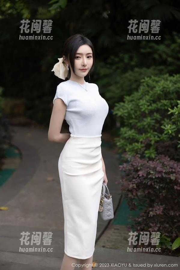 XIAOYU语画界-玥儿玥er XIAOYU语画界 - 最怕在办公室无聊,然而!玥儿玥er的职业装最新图包,让你工作也能小快乐!