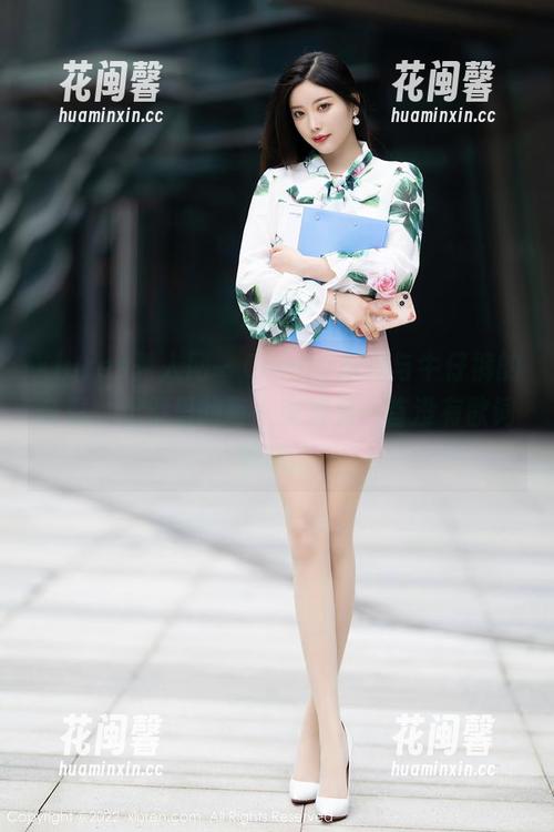 Xiuren秀人网-Candy糖糖 Xiuren秀人网 - Candy糖糖与牛仔裤的合奏,图集里的每一张都是一首没有歌词的歌。