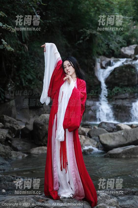 Xiuren秀人网-玥儿玥er Xiuren秀人网 - 看了玥儿玥er的水手服写真,果断决定要去海边散步……暂时没想到理由。
