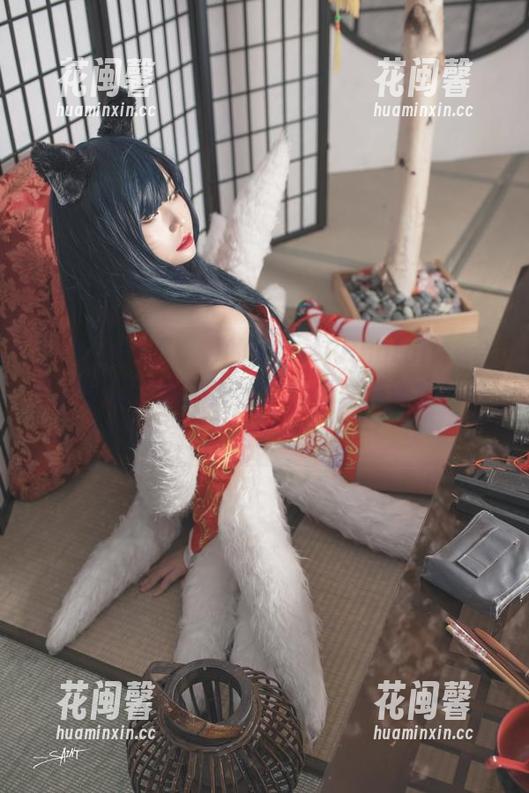 打开Yuna(윤아)的SAINTPhotolife合集–会有你想不到的小惊喜，顶端也太好玩了吧