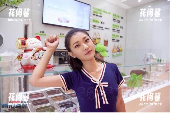aiss-若兮 aiss - 若兮空姐图集精选:这姿势,机舱里真不会尴尬吗?