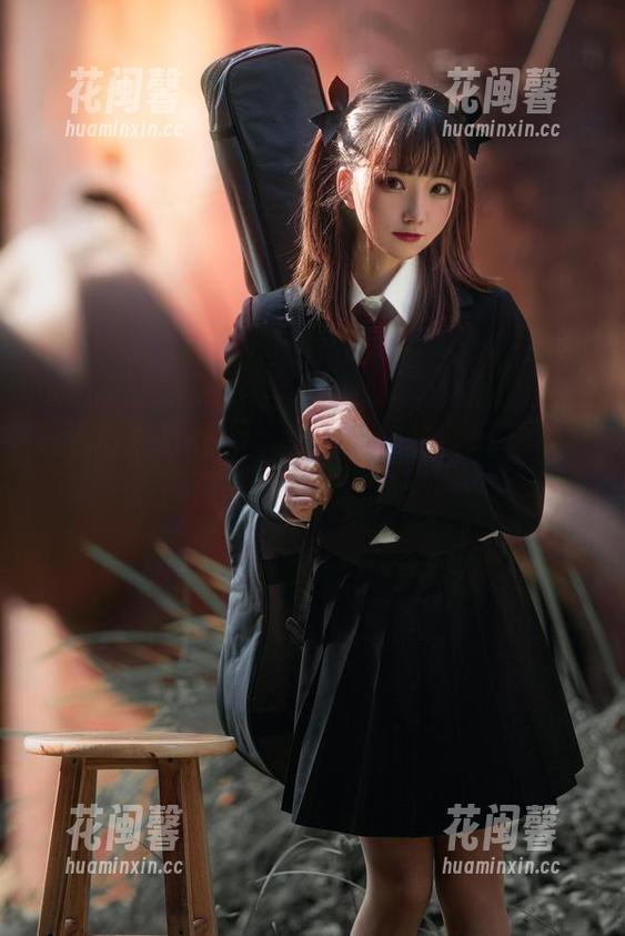 kitaro绮太郎 着连体衣的kitaro绮太郎:种草or拔草,高清写真带你找乐子。