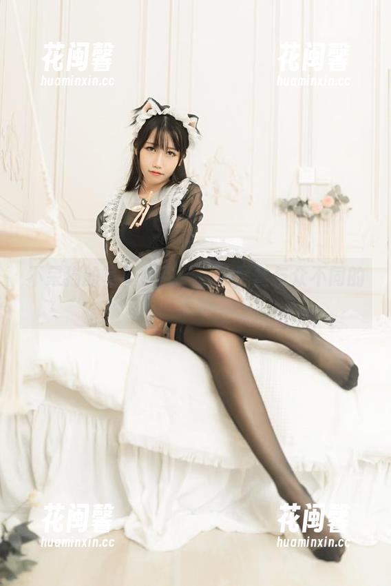 不呆猫 不呆猫的写真作品:连体黑丝与众不同的滋味