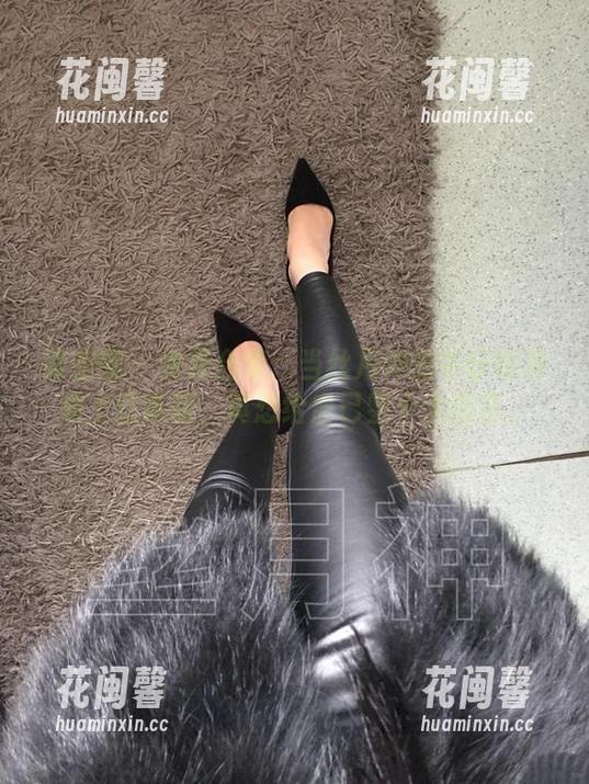 丝月神 微密圈 - 免费合集:当丝月神的牛仔短裤遇上红高跟,真想给自己竖个大拇指。