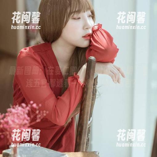 最新图册：在姜仁卿(강인경)的“透明”里，连五官都透着一种微妙的藕粉色？