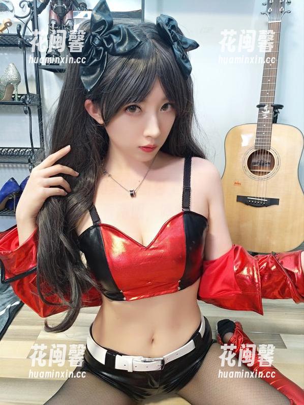 小女巫露娜的美脚图包上线，保证让你多看两眼，嘿嘿。