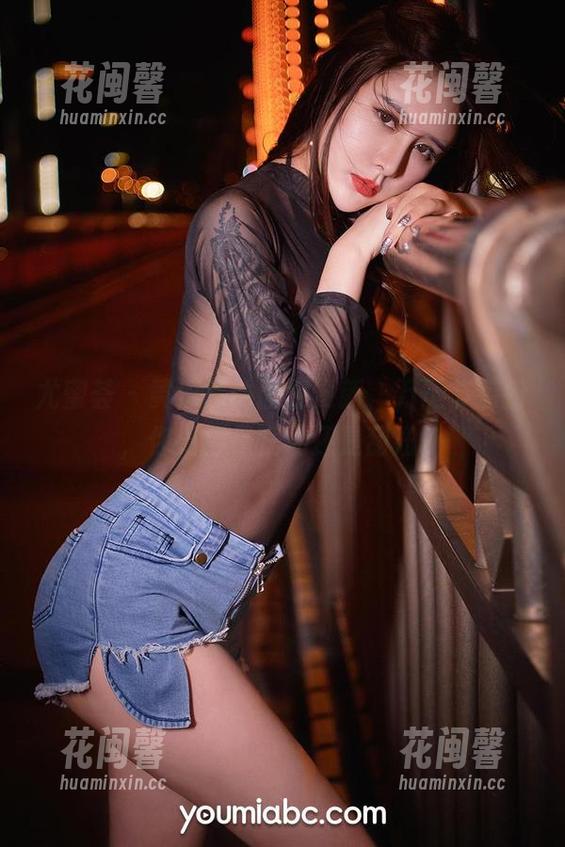 尤蜜荟-黄乐然 尤蜜荟 - 黄乐然的图包更新,万圣节装扮,你觉得是怪物还是甜妞?