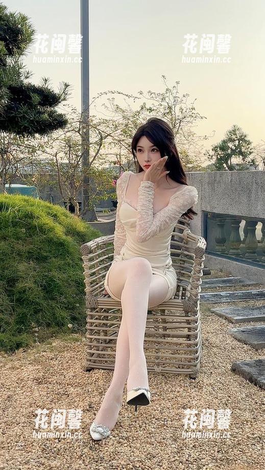 徐莉芝 微密圈 - 额…徐莉芝的某些美足图片让我想起了夏天的草坪,轻盈又自如!