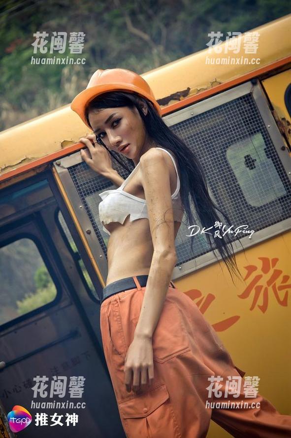 推女神-Aime张曦若 推女神 - 精选Aime张曦若天台图片,看她这姿态,像极了邻家小女孩
