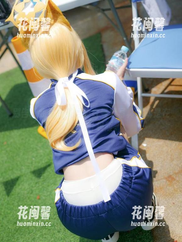 别告诉我看晓美妈的白昼梦写真集就是在做梦的升级版。
