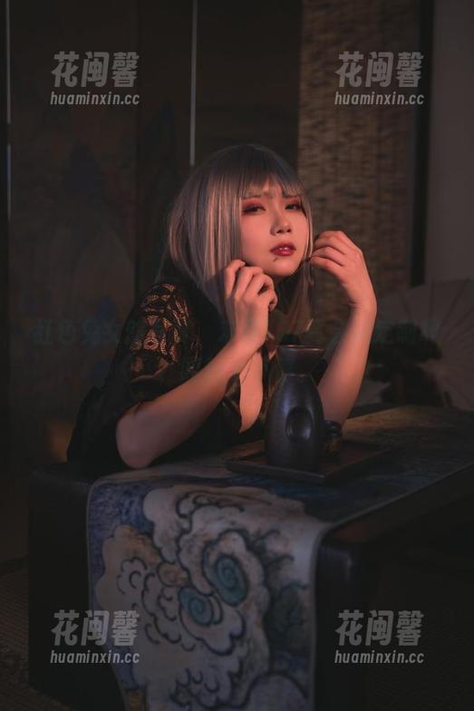 末夜787 红色兔女郎写真,末夜787真会玩定制啊,嗨玩个不停。