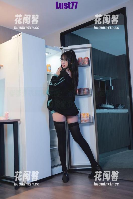 柒柒要乖哦的美图：浴缸里也能造梦，精选的淡定小烦恼！