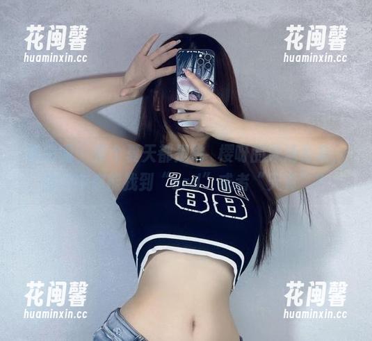 桃沢樱呀 微密圈 - 整个夏天都是桃沢樱呀的泳池合集,图片中你能找到“erd”或者“天真”?