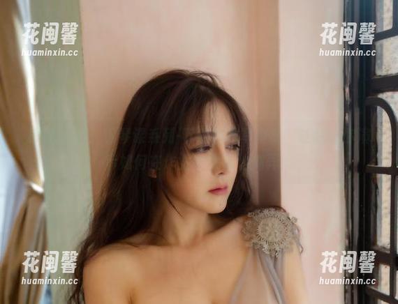 樱晚gigi 樱晚gigi:钢琴课系列-下载这本写真集,让我给你演示如何在作业中优雅地糊弄!