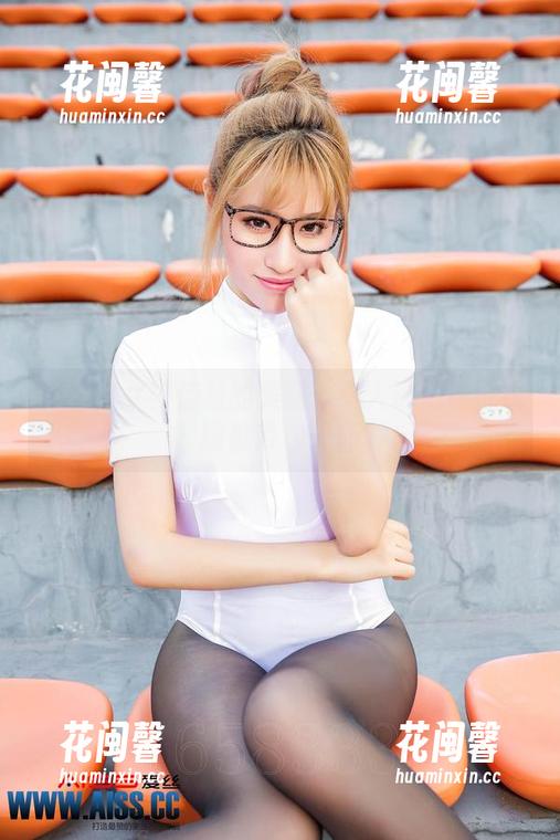 爱丝-佳慧 爱丝 - 女神佳慧的美图:有人说她连洗衣服都带着光环