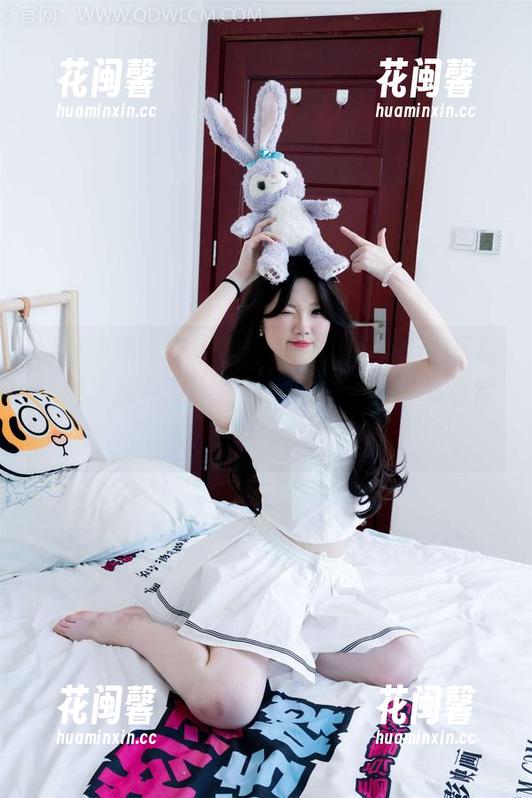 物恋传媒 - 每次翻到小竹的微笑天使写真，心里就有个小声音在说：“要不要也尝试微笑一下？”