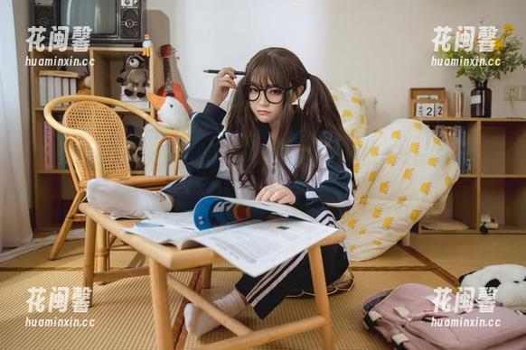 神沢永莉 神沢永莉更新了她的厨房短款女仆写真,你能想象那场景的魔力吗?