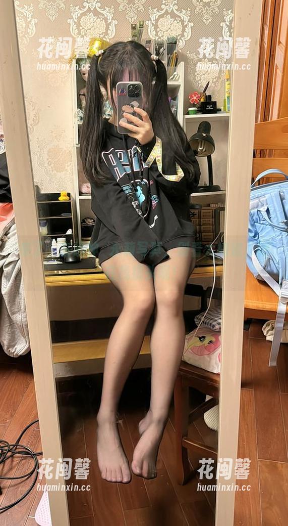 神沢永莉 来了,在线神沢永莉写真,别看大姐姐,她在找镜头呢!