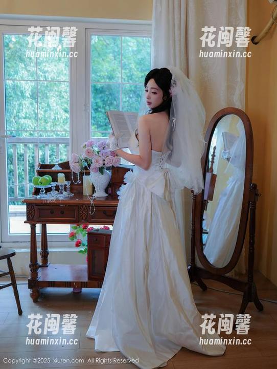 秀人网 - 夏瑶baby裸足作品来了，下载时别忘了收好这些足迹哦！