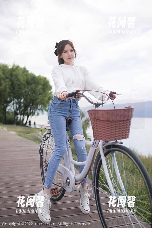秀人网-顾楚楚Maily 秀人网 - 在顾楚楚Maily的作品里,光彩照人的美足可是让人停下脚步...