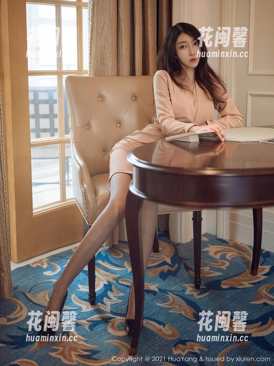 花漾show-熊小诺 花漾show - 熊小诺的无圣光写真,剧情串联了一场意外的闹剧。