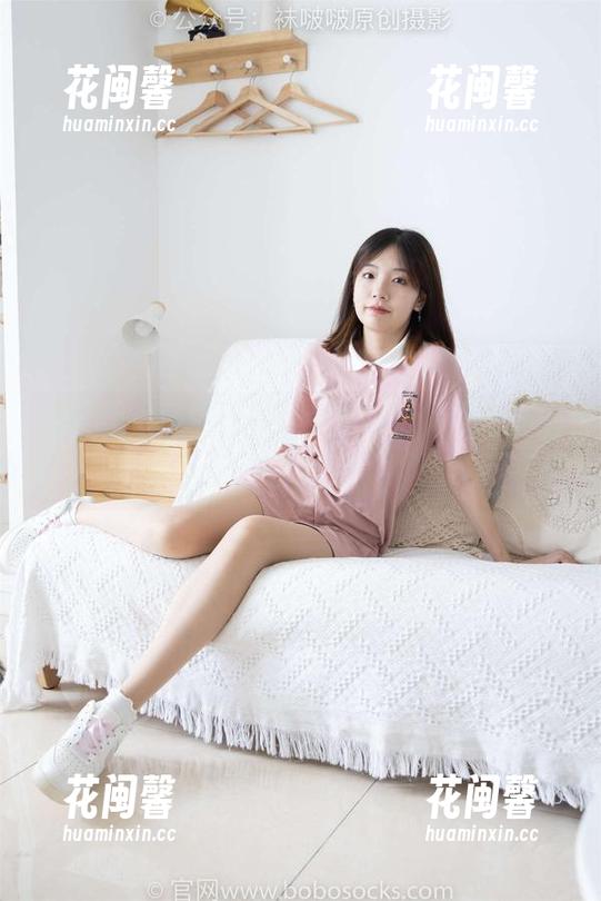 袜啵啵 - 熊熊的白棉袜写真，套图里隐藏了哪些“意外”？