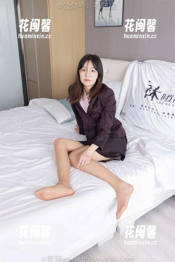 袜啵啵 - 稚予的套图小内幕：这次的泡脚鞋子戏玩得很开哦