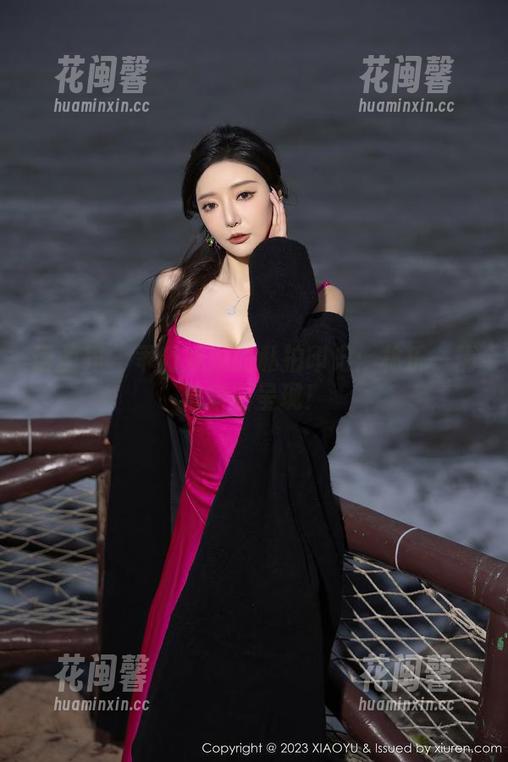 语画界-林乐一 语画界 - 乖巧妹妹的私拍印记:林乐一精心套图呈现!