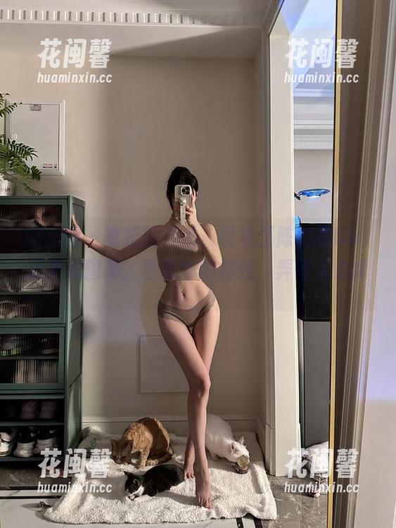 陈妮妮UNI 微密圈 - 欲拒的姿态,引领至陈妮妮UNI无圣光图集,直抵你的视线,弄得人心痒。
