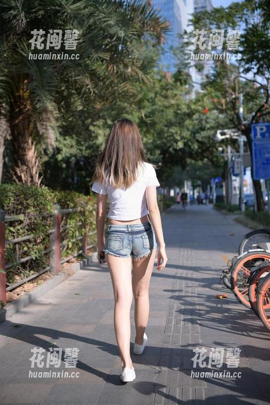 魔镜街拍-婷婷 魔镜街拍 - 婷婷的OL风限量版美图,谁能想到这种休闲也可以免费拥有!