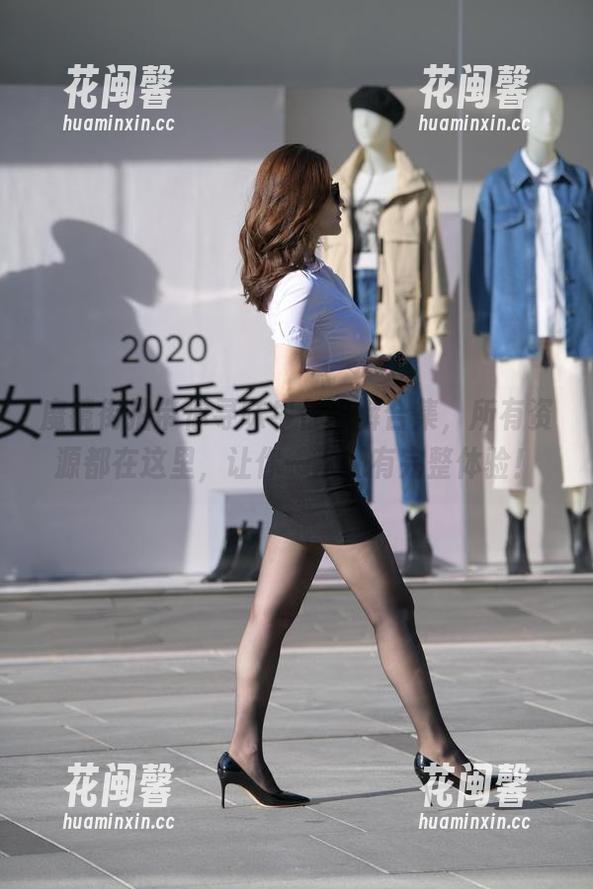 魔镜街拍 魔镜街拍带你寻味牛仔热裤合集,所有资源都在这里,让你一次拥有完整体验!